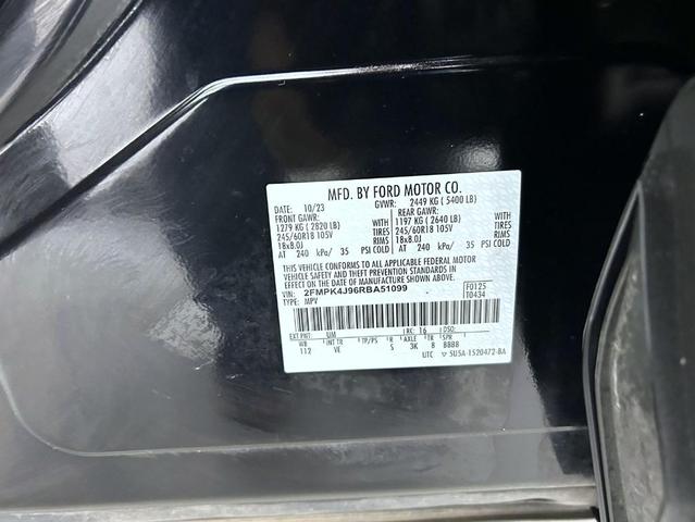 Photo of 2024 Black Metallic Ford Edge