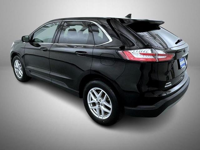 Photo of 2024 Black Metallic Ford Edge