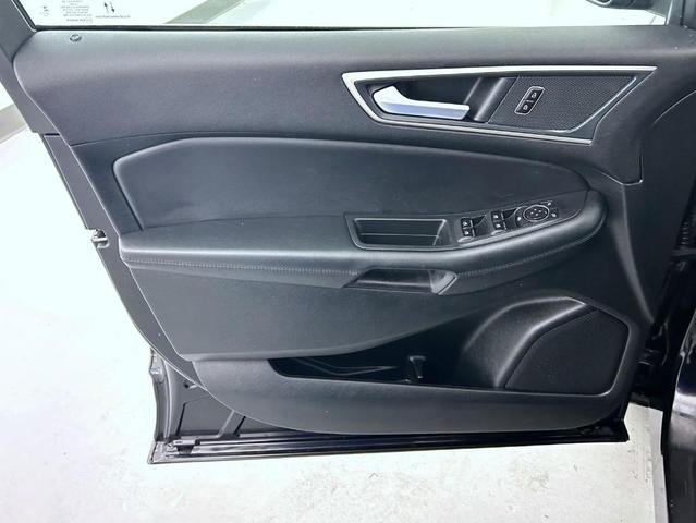 Photo of 2024 Black Metallic Ford Edge