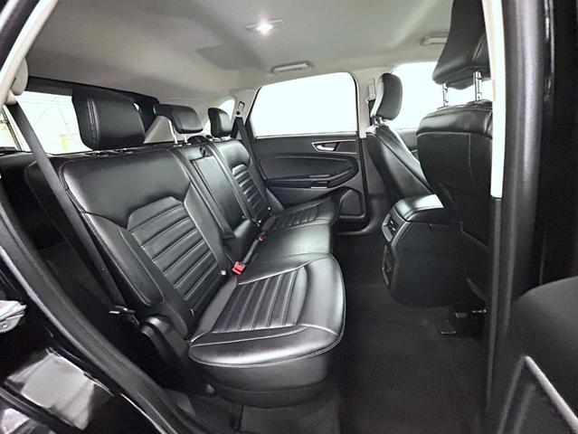 Photo of 2024 Black Metallic Ford Edge
