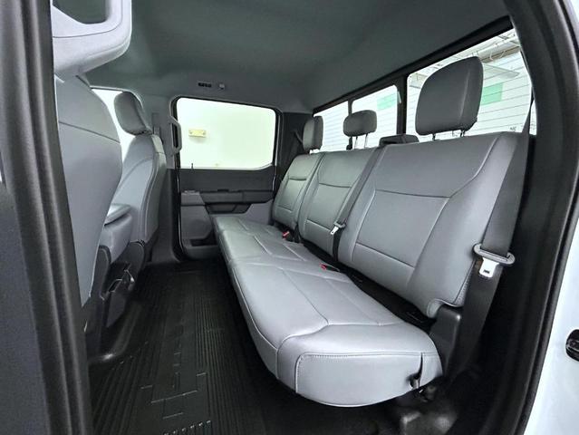 Photo of 2025 Oxford White Ford F-350