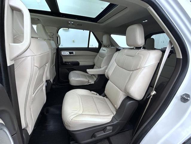 Photo of 2021 Star White Ford Explorer