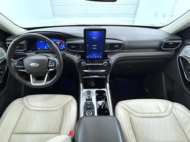 Photo of 2021 Star White Ford Explorer