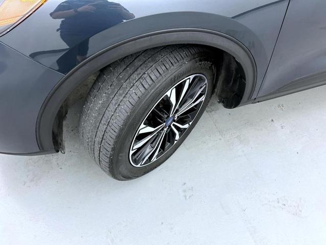 Photo of 2022 Stone Blue Metallic Ford Escape