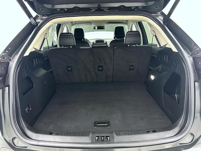 Photo of 2022 Green Ford Edge