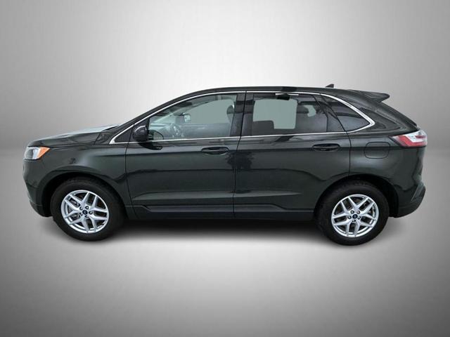 Photo of 2022 Green Ford Edge
