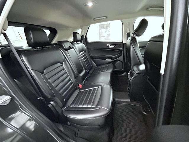 Photo of 2022 Green Ford Edge