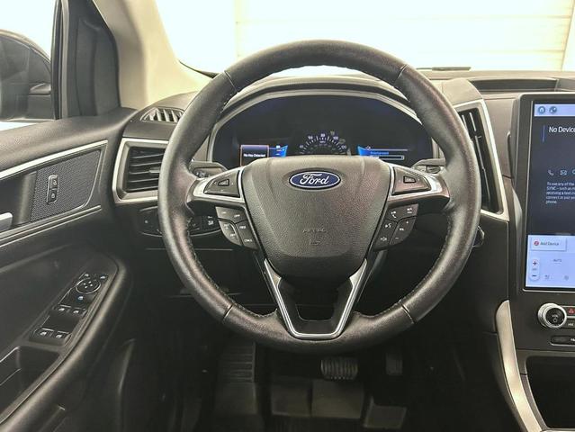 Photo of 2022 Green Ford Edge