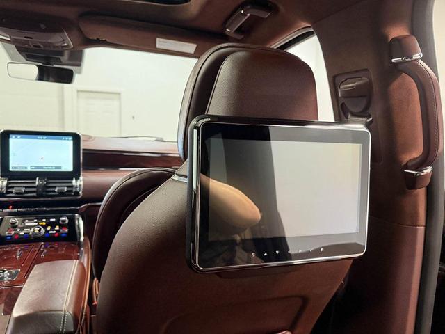 Photo of 2021 Burgundy Velvet Lincoln Navigator