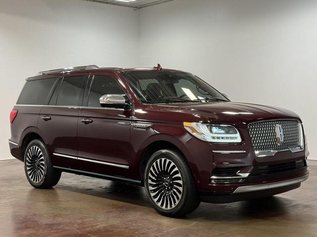 Photo of 2021 Burgundy Velvet Lincoln Navigator