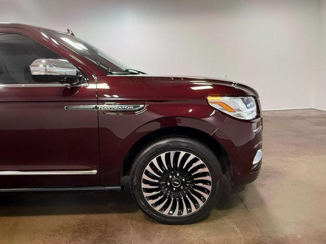 Photo of 2021 Burgundy Velvet Lincoln Navigator