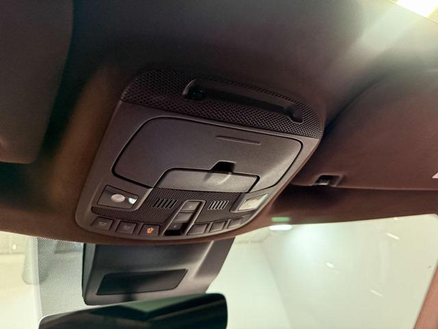 Photo of 2021 Burgundy Velvet Lincoln Navigator