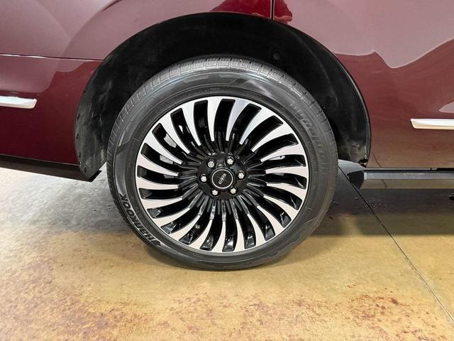 Photo of 2021 Burgundy Velvet Lincoln Navigator