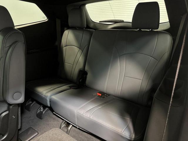 Photo of 2024 Summit White Buick Enclave