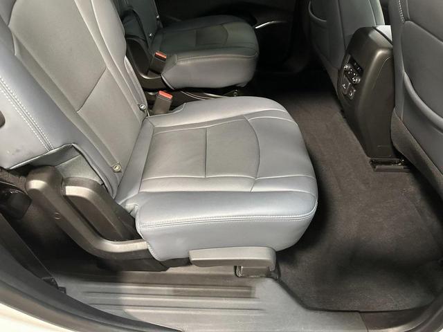 Photo of 2024 Summit White Buick Enclave