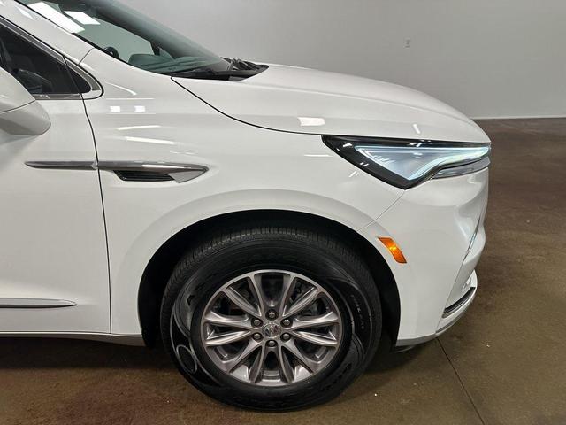 Photo of 2024 Summit White Buick Enclave