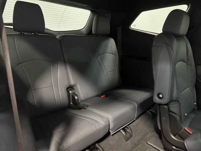 Photo of 2024 Summit White Buick Enclave