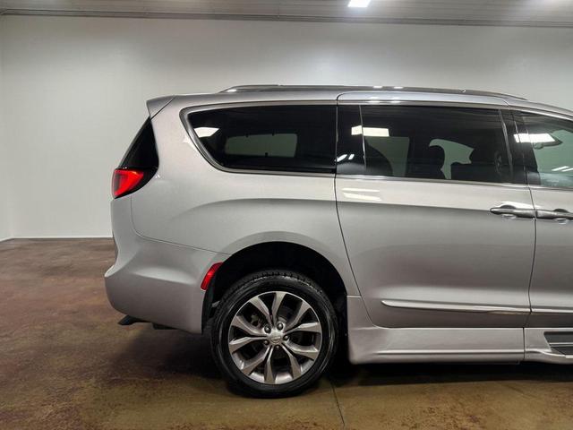 Photo of 2018 Billet Silver Metallic Clearcoat Chrysler Pacifica