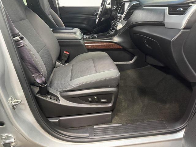 Photo of 2015 Quicksilver Metallic GMC Yukon