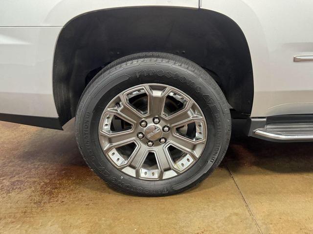 Photo of 2015 Quicksilver Metallic GMC Yukon