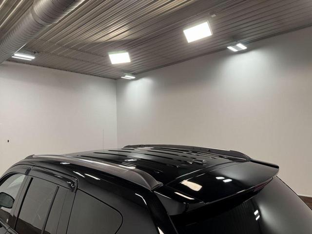 Photo of 2016 Black Clearcoat Jeep Compass