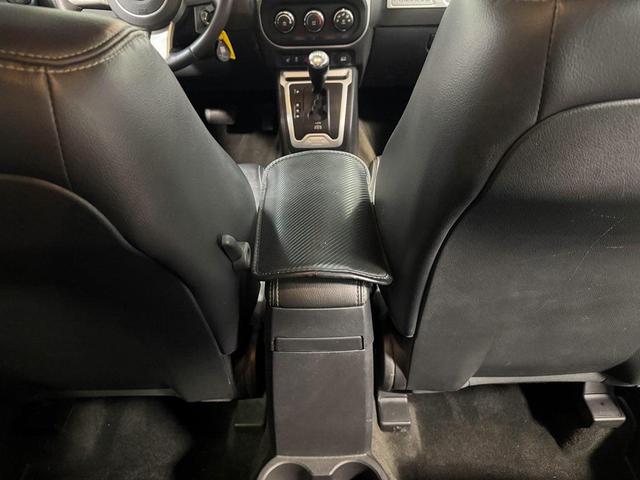 Photo of 2016 Black Clearcoat Jeep Compass