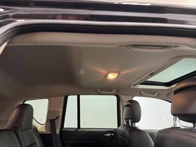 Photo of 2016 Black Clearcoat Jeep Compass