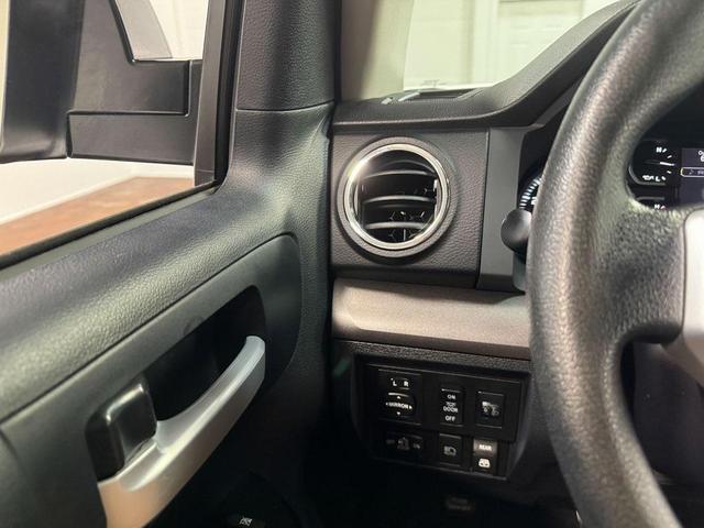 Photo of 2019 Super White Toyota Tundra