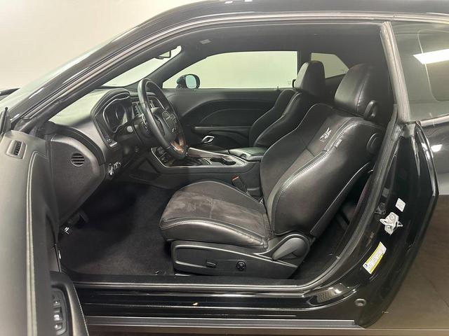 Photo of 2020 Pitch Black Clearcoat Dodge Challenger