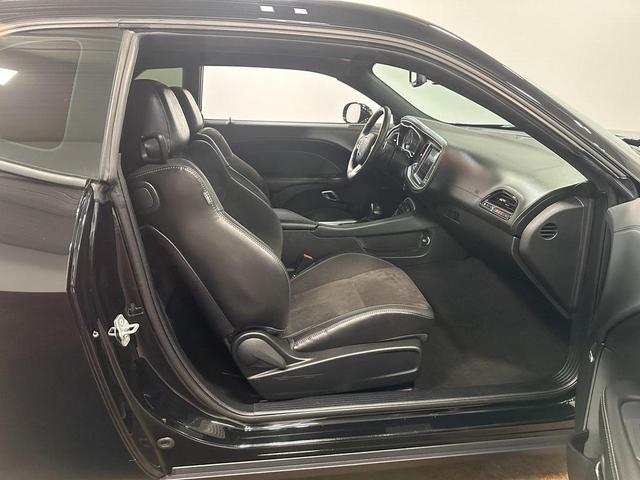 Photo of 2020 Pitch Black Clearcoat Dodge Challenger