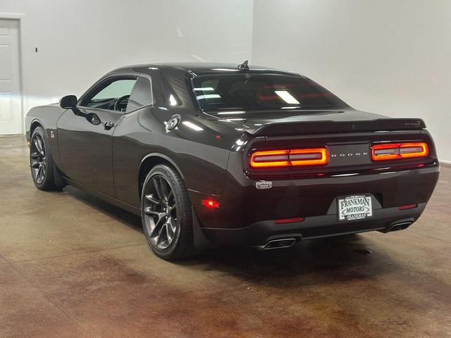 Photo of 2020 Pitch Black Clearcoat Dodge Challenger