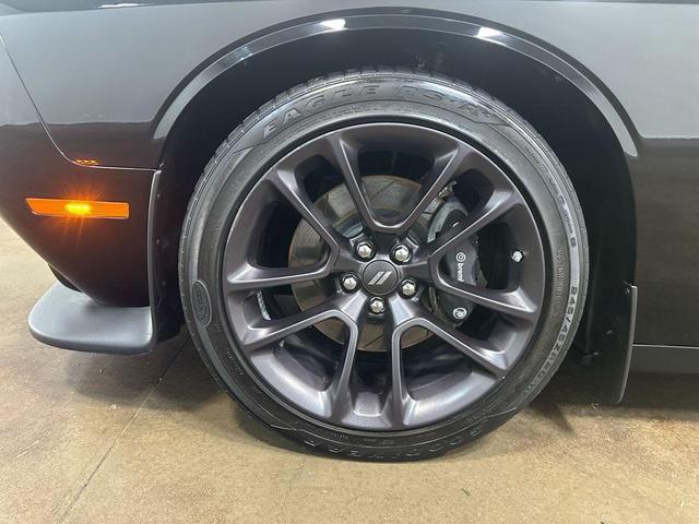 Photo of 2020 Pitch Black Clearcoat Dodge Challenger