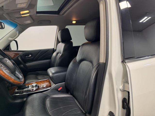 Photo of 2015 Majestic White INFINITI QX80