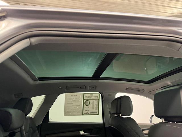 Photo of 2024 Florett Silver Metallic Audi Q5
