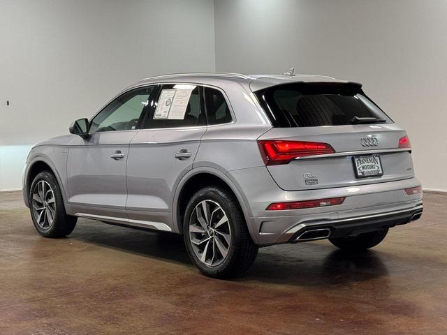 Photo of 2024 Florett Silver Metallic Audi Q5