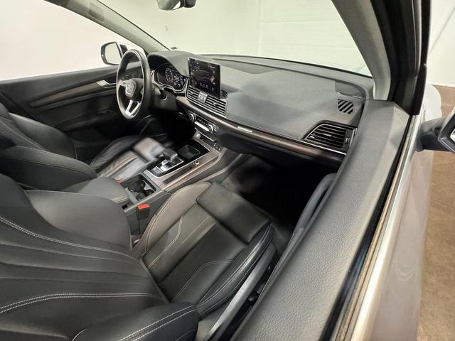 Photo of 2024 Florett Silver Metallic Audi Q5