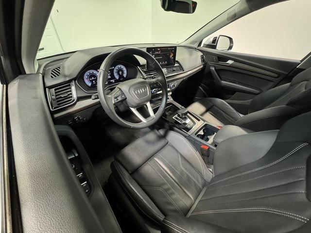 Photo of 2024 Florett Silver Metallic Audi Q5