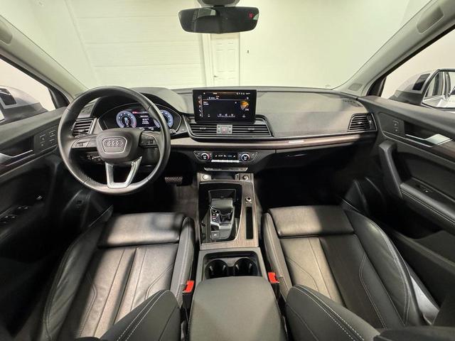 Photo of 2024 Florett Silver Metallic Audi Q5