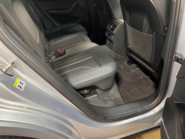Photo of 2024 Florett Silver Metallic Audi Q5