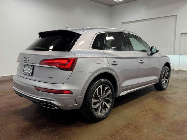 Photo of 2024 Florett Silver Metallic Audi Q5