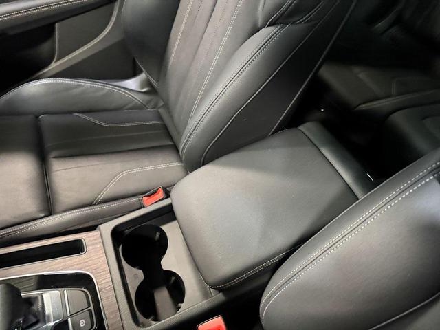 Photo of 2024 Florett Silver Metallic Audi Q5
