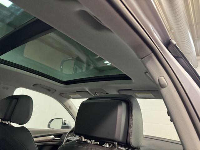 Photo of 2024 Florett Silver Metallic Audi Q5