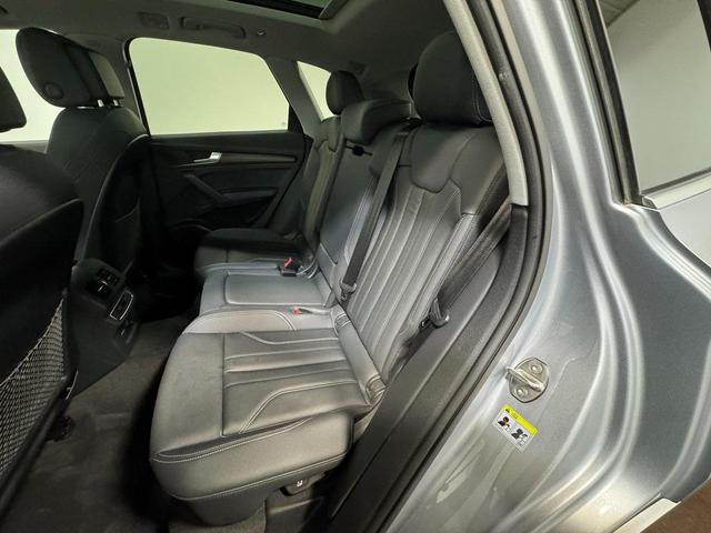 Photo of 2024 Florett Silver Metallic Audi Q5
