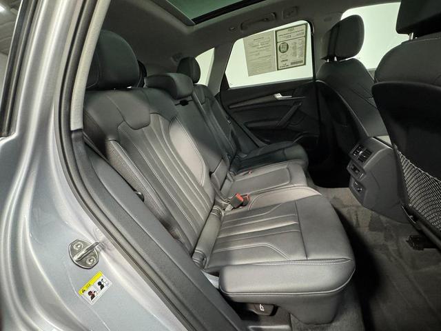 Photo of 2024 Florett Silver Metallic Audi Q5