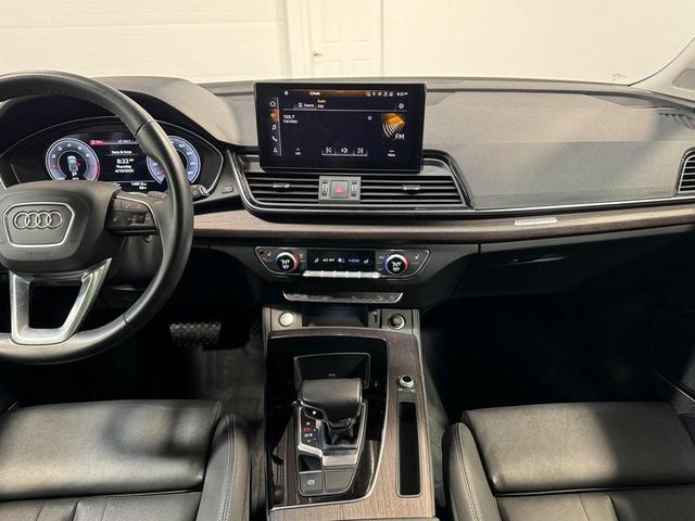Photo of 2024 Florett Silver Metallic Audi Q5