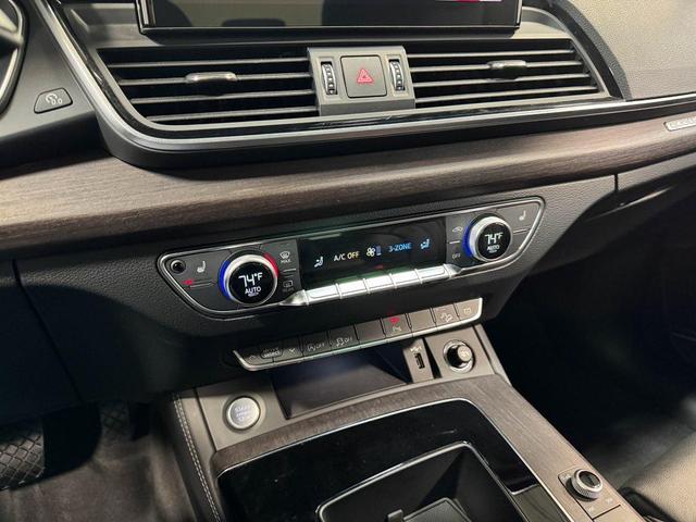 Photo of 2024 Florett Silver Metallic Audi Q5