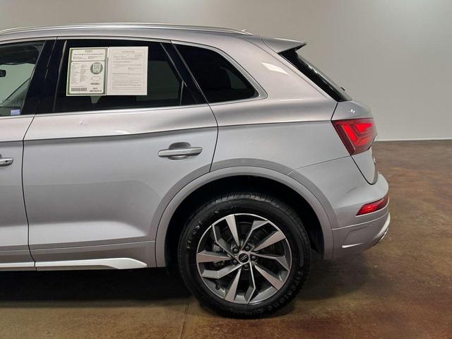 Photo of 2024 Florett Silver Metallic Audi Q5