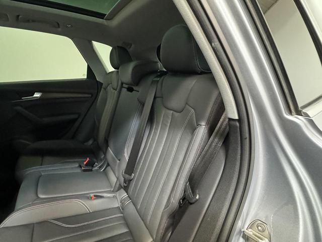 Photo of 2024 Florett Silver Metallic Audi Q5