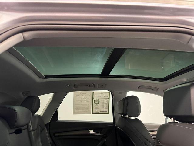 Photo of 2024 Florett Silver Metallic Audi Q5