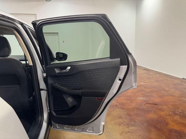 Photo of 2020 Ingot Silver Metallic Ford Escape